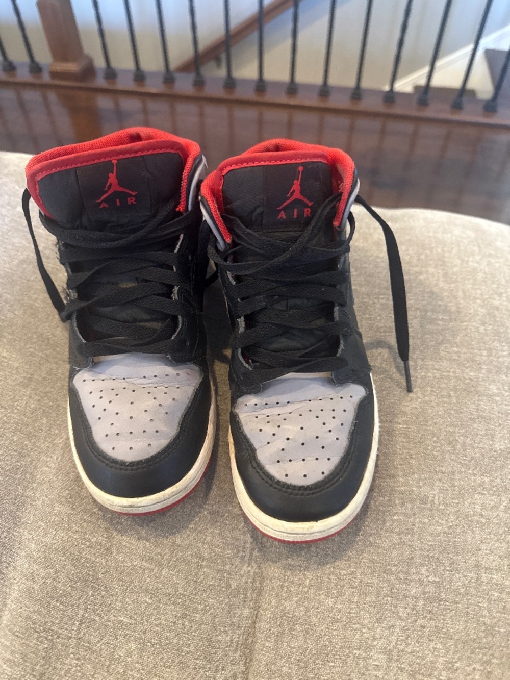 Air Jordan 1 Mid – GS (Big Kids) – “Shadow/Black/Red”